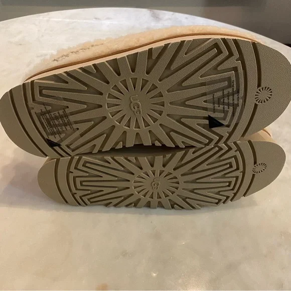 UGG Tazz UGG Braid Slippers Natural 9 New in Box - Picture 7 of 16